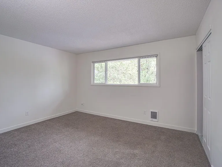 5128-5218 SW Franklin Ave — Photo 63