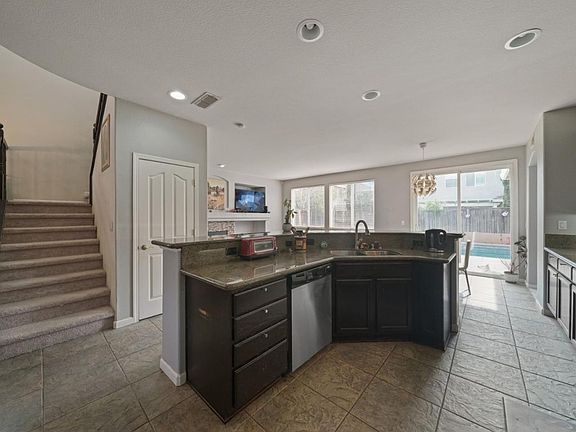 5th image of 8336 Cantwell Dr