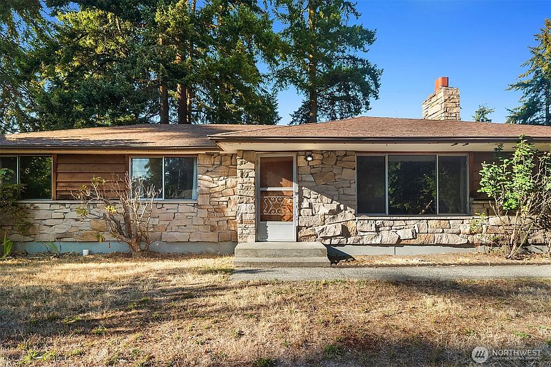 3rd image of 518 N 198th Street