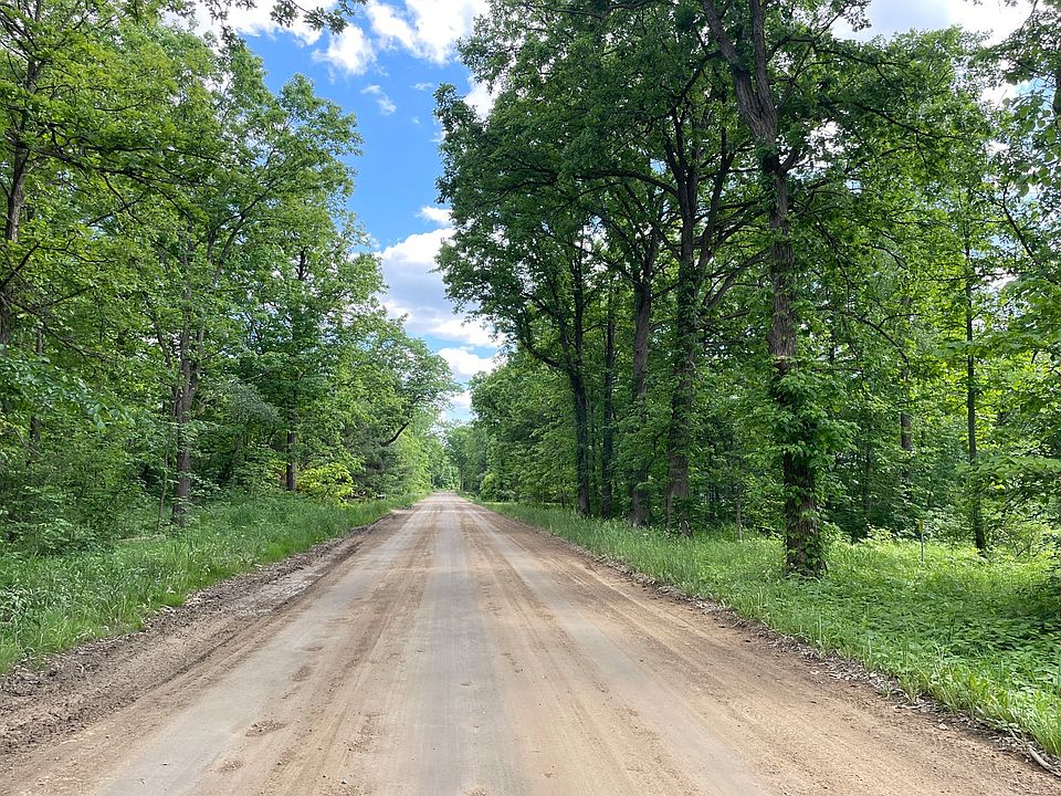 2nd image of 4490 Mack Rd