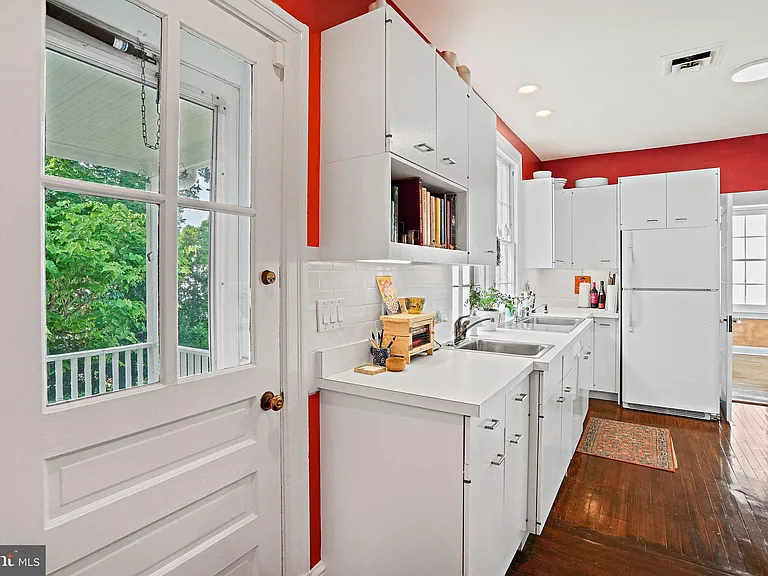 3612 Albemarle St NW — Photo 12