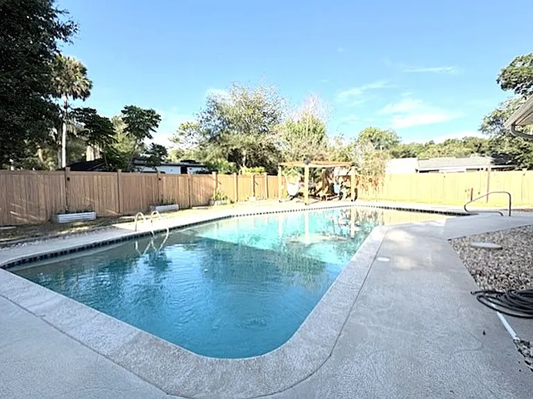 1029 Glenwood Rd — Photo 25