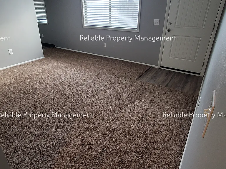 209 S Adam Ln #209 — Photo 5