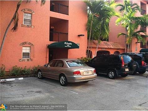 2nd image of 640 Tennis Club Dr APT 109