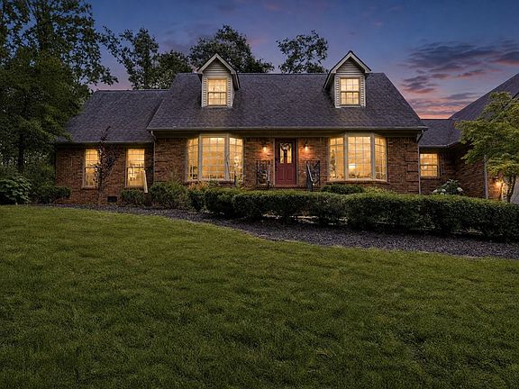2nd image of 2307 Hamlin Dr