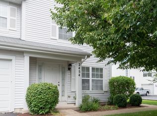 2454 Frost Dr, Aurora, IL 60503