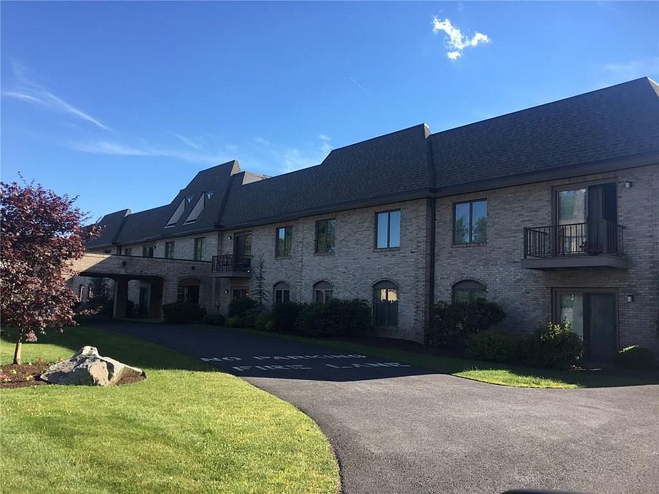 1st image of 39 Sachem Dr APT 204