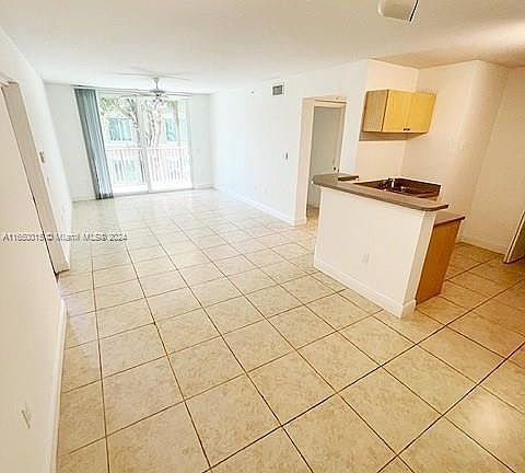 2nd image of 1012 Villa Ln Unit 1012