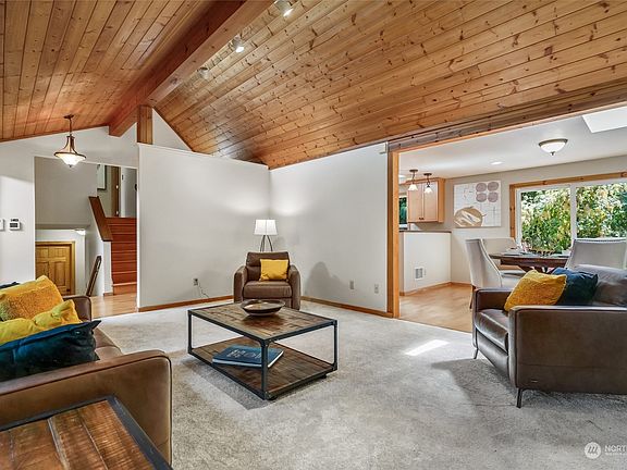 4th image of 1105 Greenwood Boulevard SW