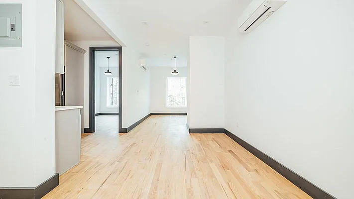 Rented by EXR | media 32