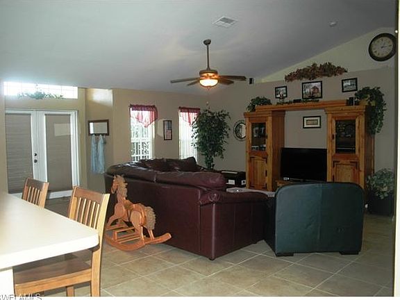 4th image of 2934 Surfside Blvd