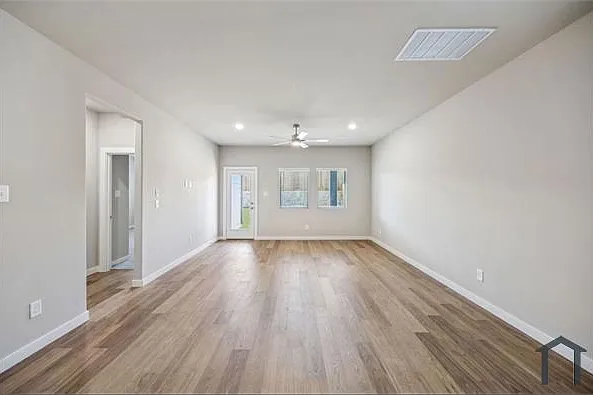 110 Greenbriar Dr — Photo 7