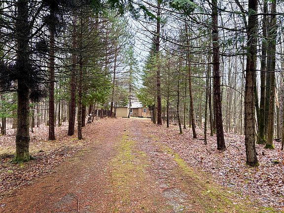 3rd image of 338 Healy Rd