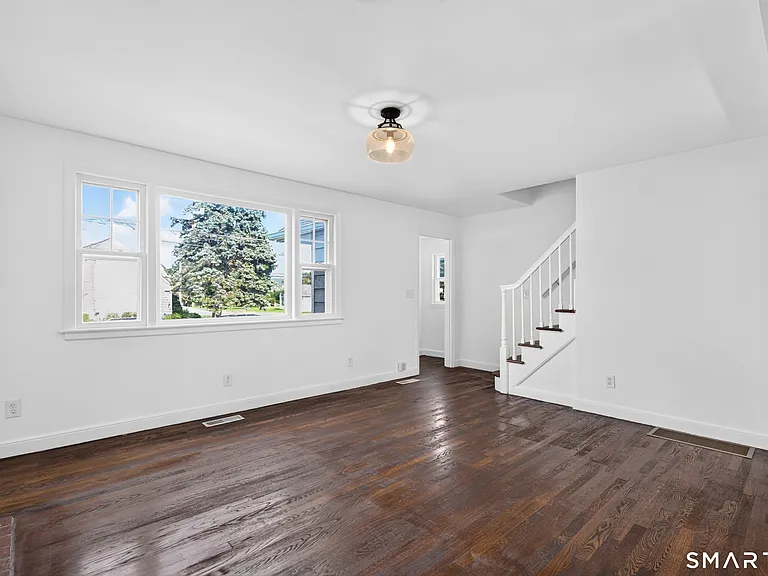 11 Stratfield Pl — Photo 12