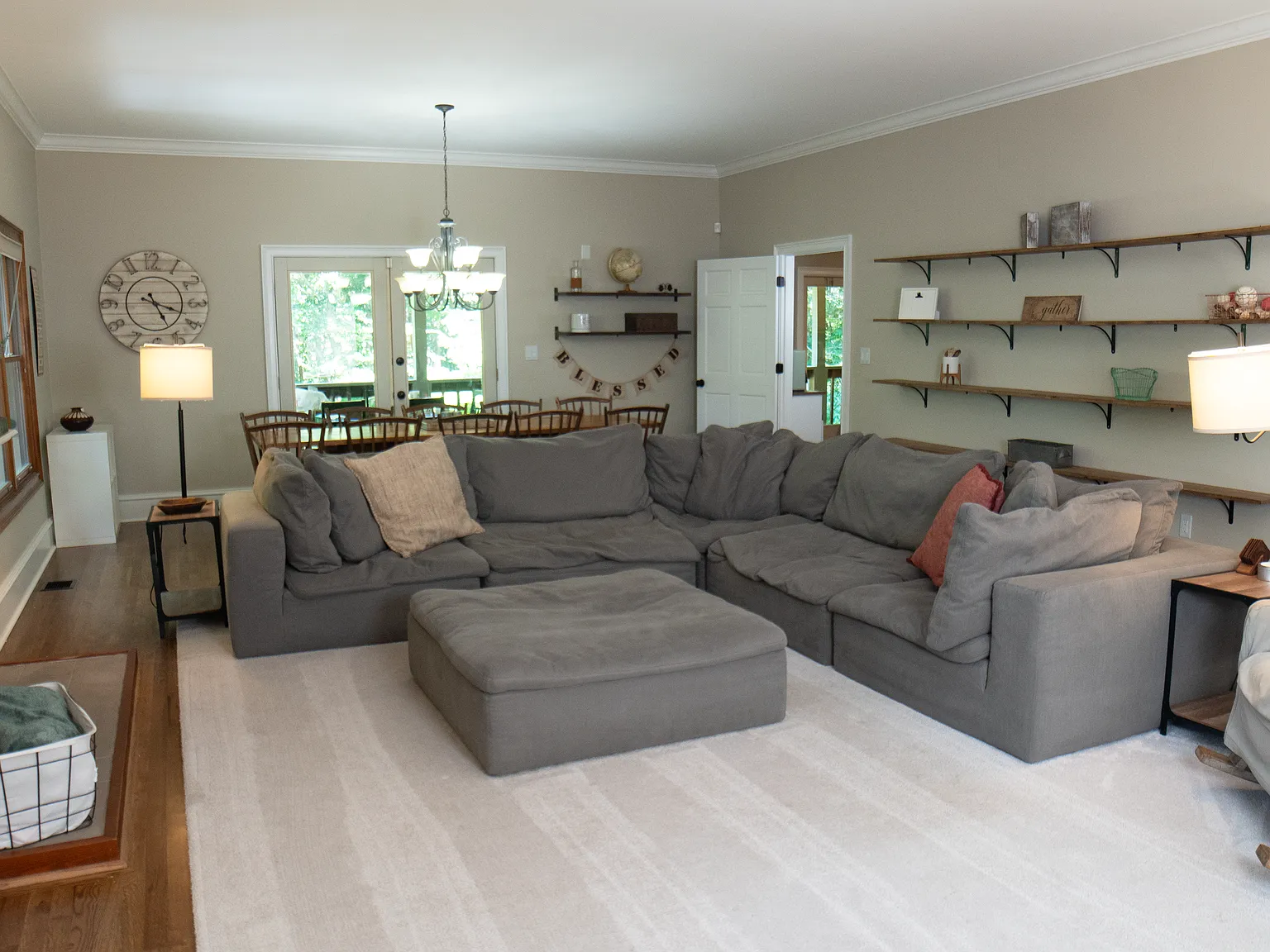 5 bed, 3890 sqft, $6,750 — Photo 2