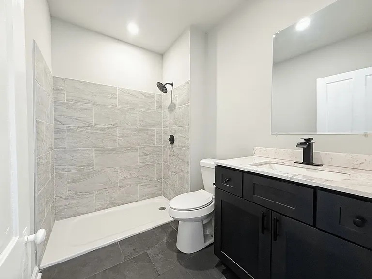 1055 Walnut St #C — Photo 5