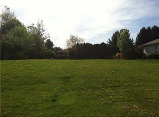 77 Eagle Rock Dr, Rochester, NY 14609