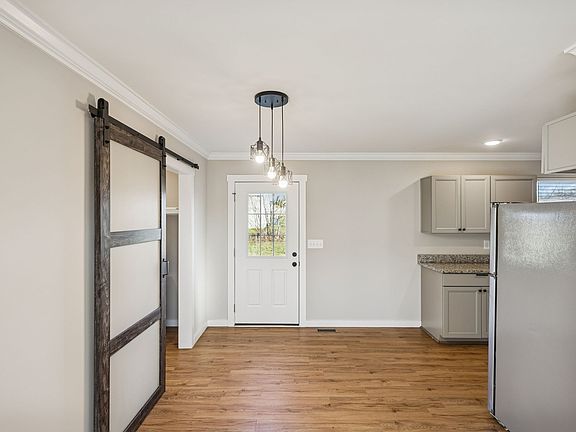 4th image of 3770 Penile Hill Rd