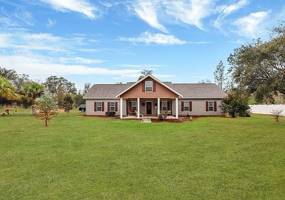 1st image of 325 Heritage Cir