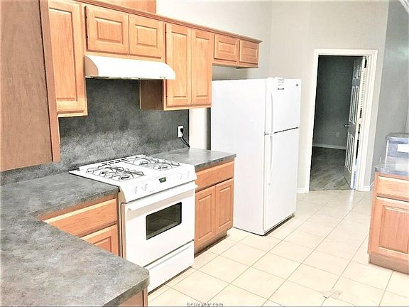 3rd image of 1108 Waynesboro Ct