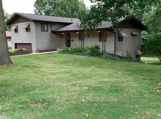 124 Golf Ln, Burlington, IA