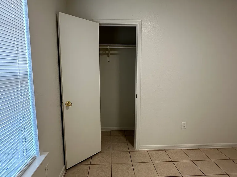 409 Justin Ln #A — Photo 11