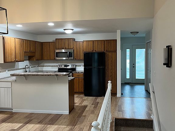 3rd image of 121 Shoreline Dr #121