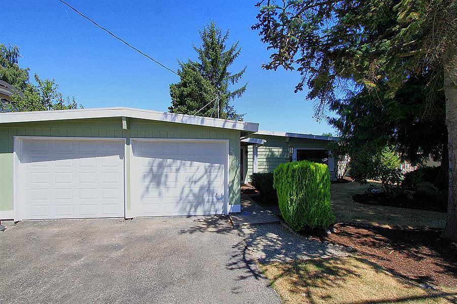 1st image of 2516 S 146th St
