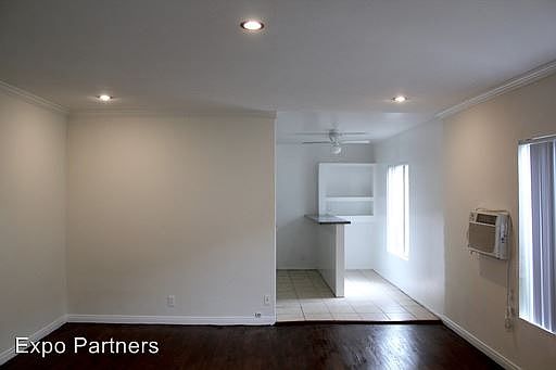 3rd image of 3409 Club Dr APT 2