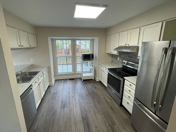 3rd image of 3112 Fennegan Ct