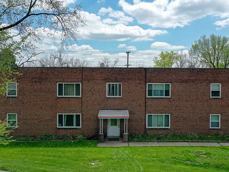 200 Solon Rd — Photo 8