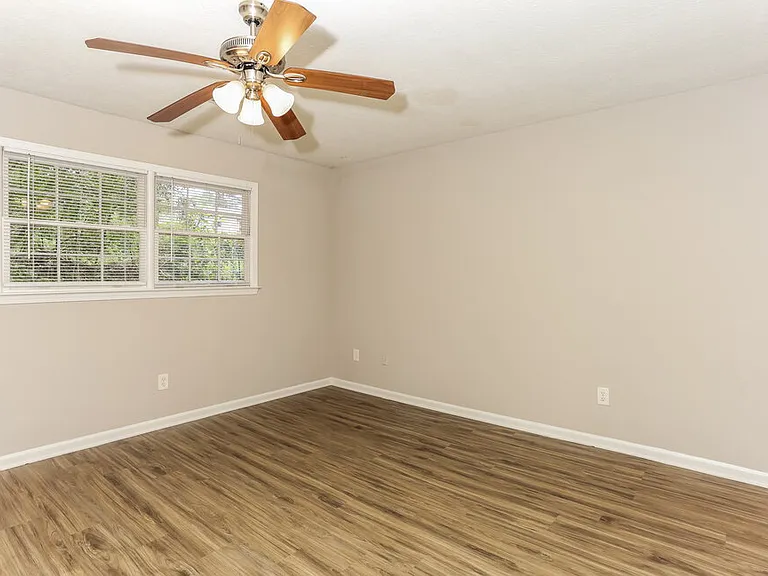 6206 Shallow Creek Ln — Photo 10