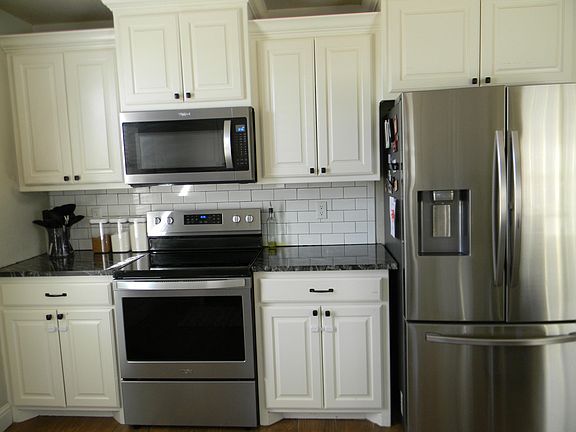 3rd image of 2507 Meadowview Dr