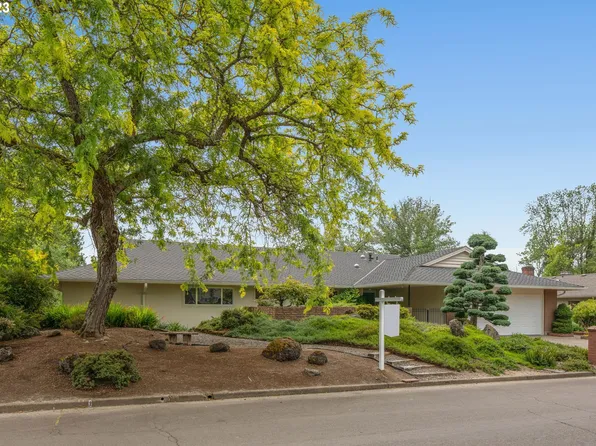 7340 SW Willowmere Dr, Portland, OR 97225