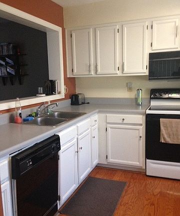 3rd image of 20 Hollis Wood Dr