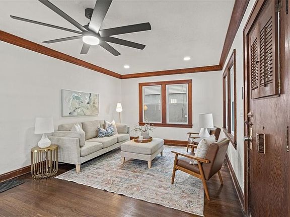 4th image of 3936 Clark Ave