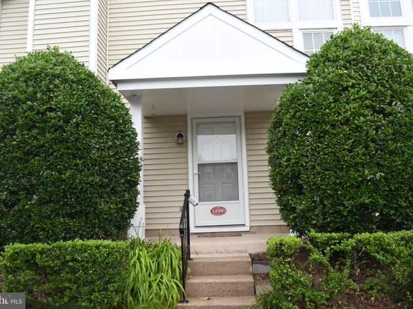 14380 Gringsby Ct, Centreville, VA 20120