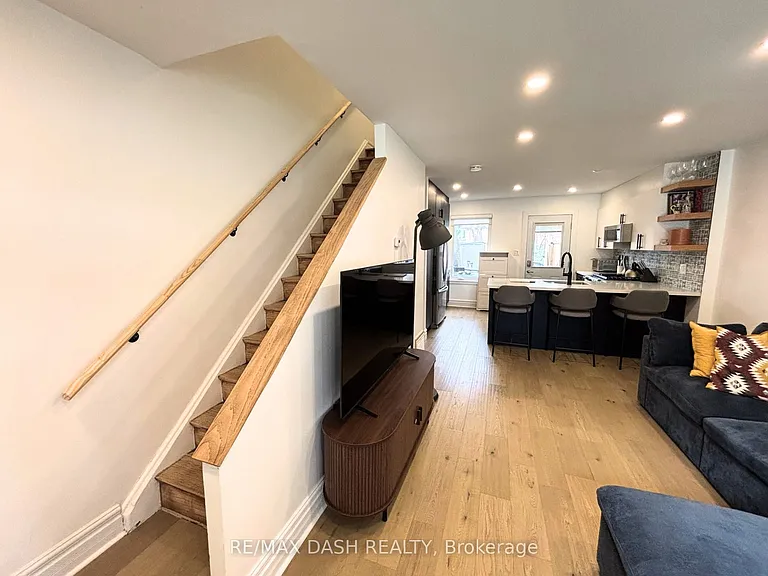 3312 Bathurst St — Photo 7