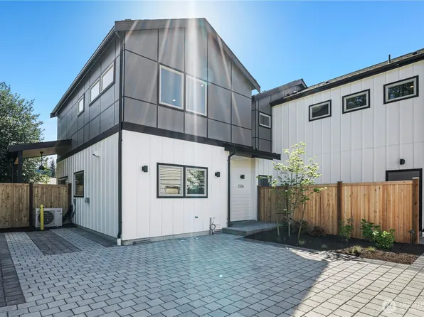 2326 NE 128th Street, Seattle, WA 98125