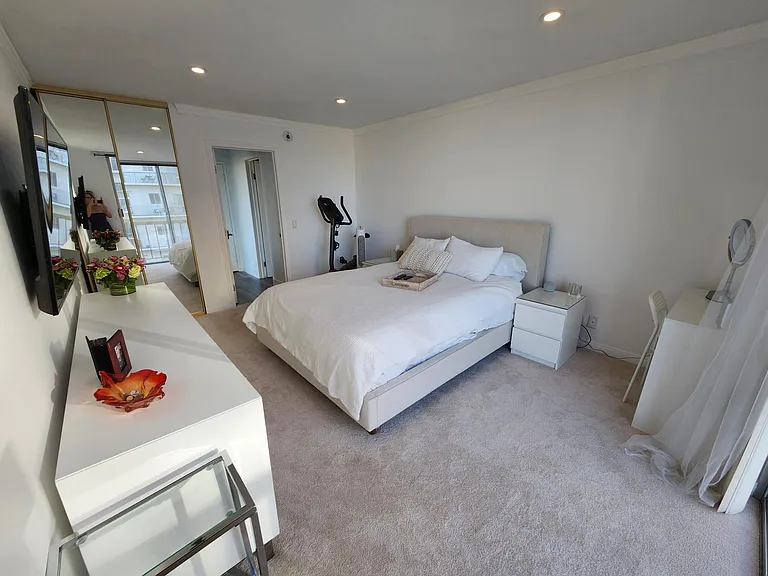 10747 Wilshire Blvd #1207 — Photo 9