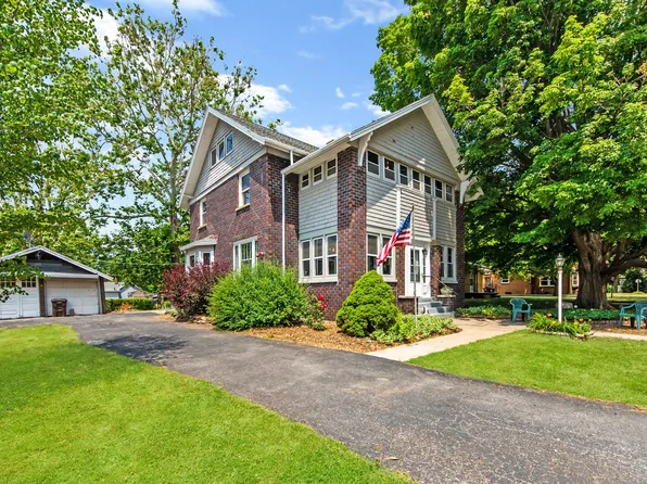 214 S Hickory St, Wenona, IL 61377