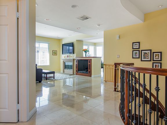 4th image of 5831 Seawalk Dr Unit 241