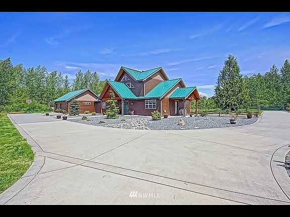2nd image of 13515 Kapowsin Hwy E
