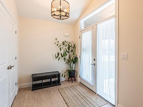 4th image of 2554 Olive Rd