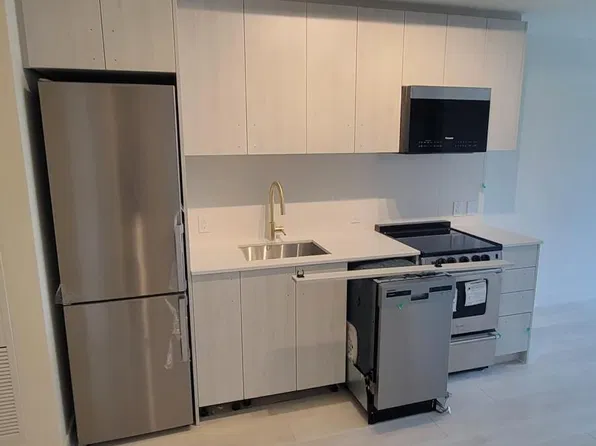 8010 Derry Rd #212, Milton, ON L9T 2N2