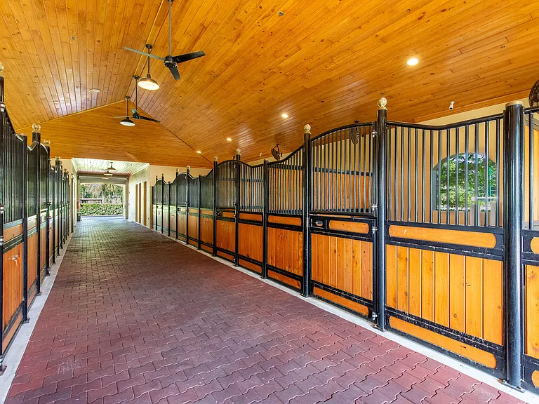 14943 Paddock Dr — Photo 15