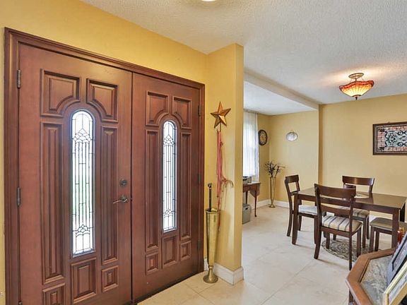 5th image of 1015 Bel Aire Dr
