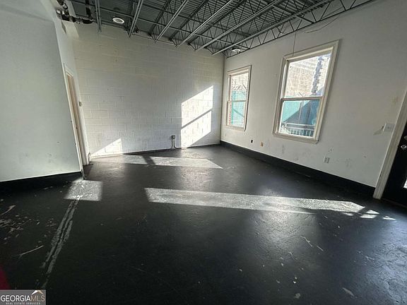 4th image of 419 Edgewood Ave SE