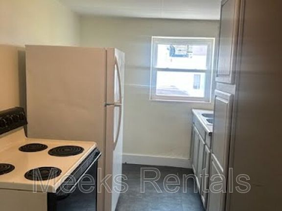 4th image of 405 29th St W APT B