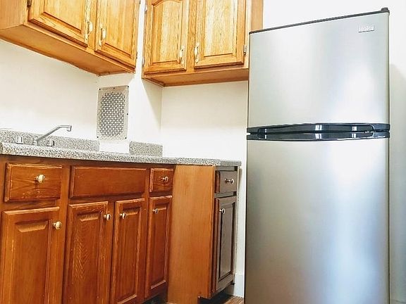 3rd image of 271 Clarkson Ave #222